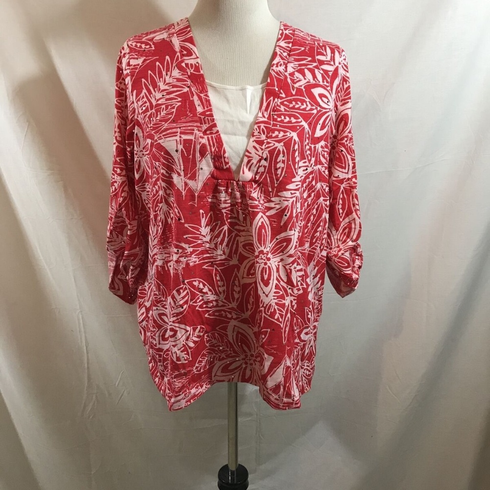 Cathy Daniels red top with white flowers, roll up